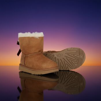 بوت بني كستنائي صغير للبنات من جلد الغزال، طراز بايلي بو 2