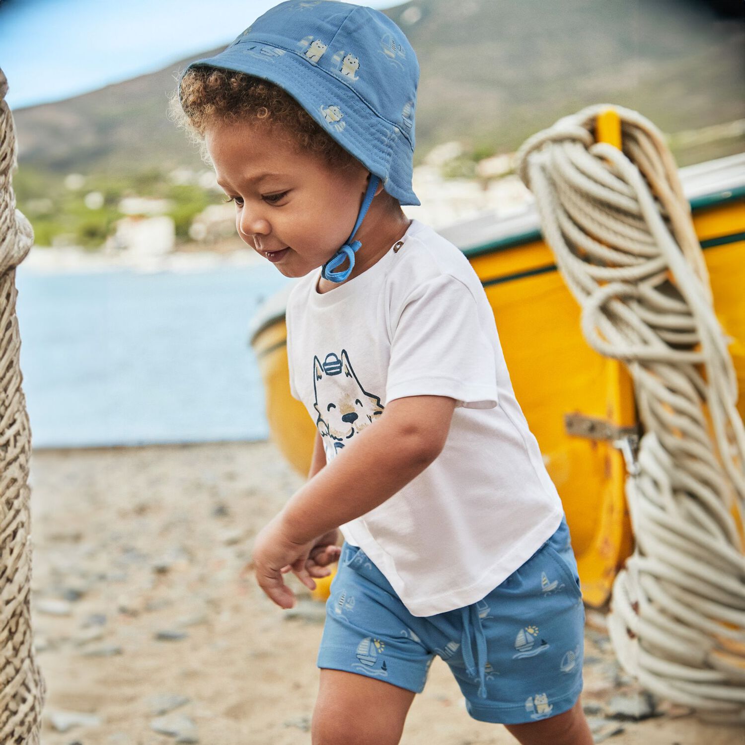 طقم شورت اولاد باللون الابيض والازرق, 1, hi-res