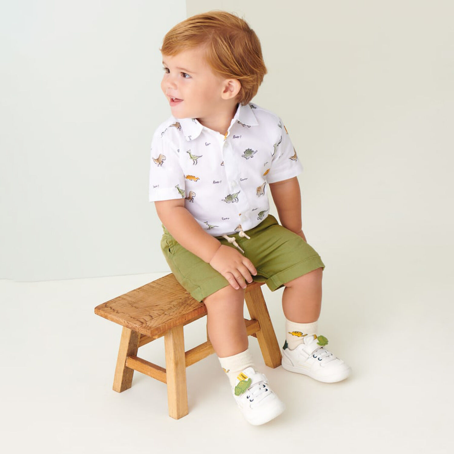 شورت كتان باللون الاخضر الكاكي للاولاد, 1, hi-res