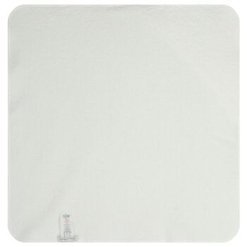 منشفة أطفال بغطاء رأس وشعار باللون الابيض