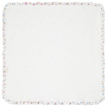 بطانية بنات باللون الأبيض