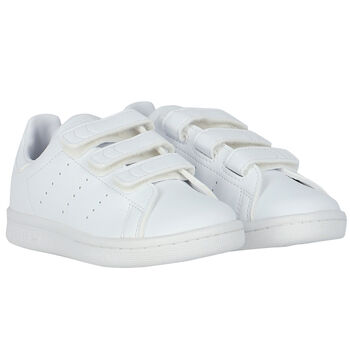 حذاء ستان سميث باللون الأبيض