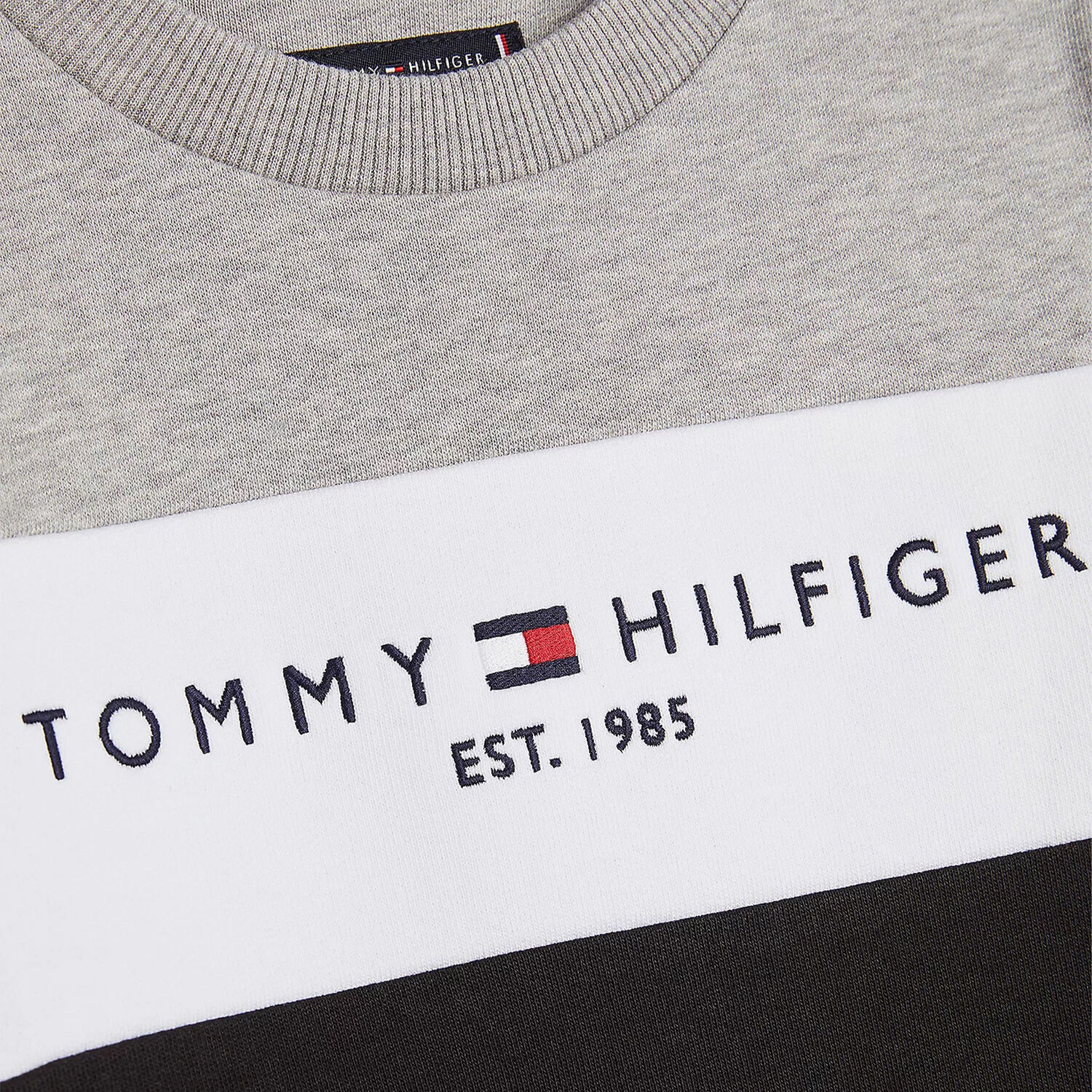 بدلة رياضية بالشعار باللون الأسود والرمادي للأولاد, 1, hi-res image number null