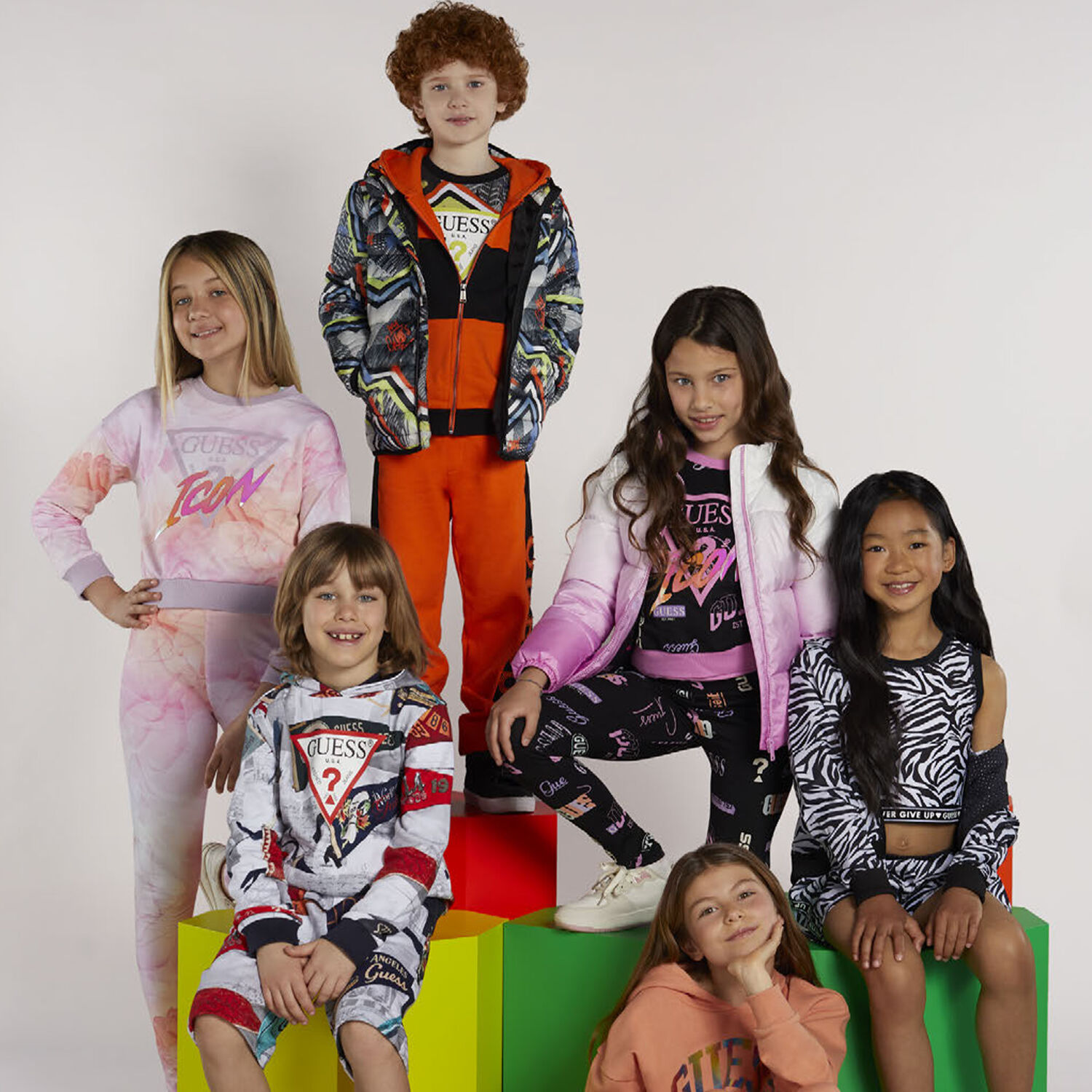 شورت أولاد بالشعار متعدد الألوان, 2, hi-res