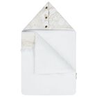 عش باللون أبيض وبيج مزين بشعار للرضع, 1, hi-res