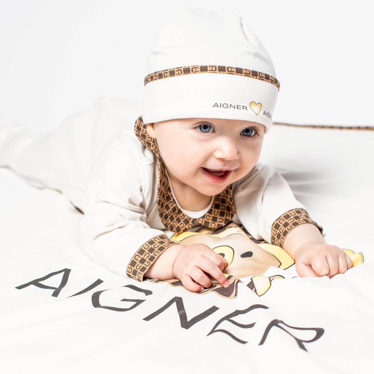 بطانية بالشعار باللون العاجي, 1, hi-res