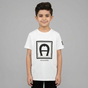 تي شيرت أبيض بشعار للأولاد