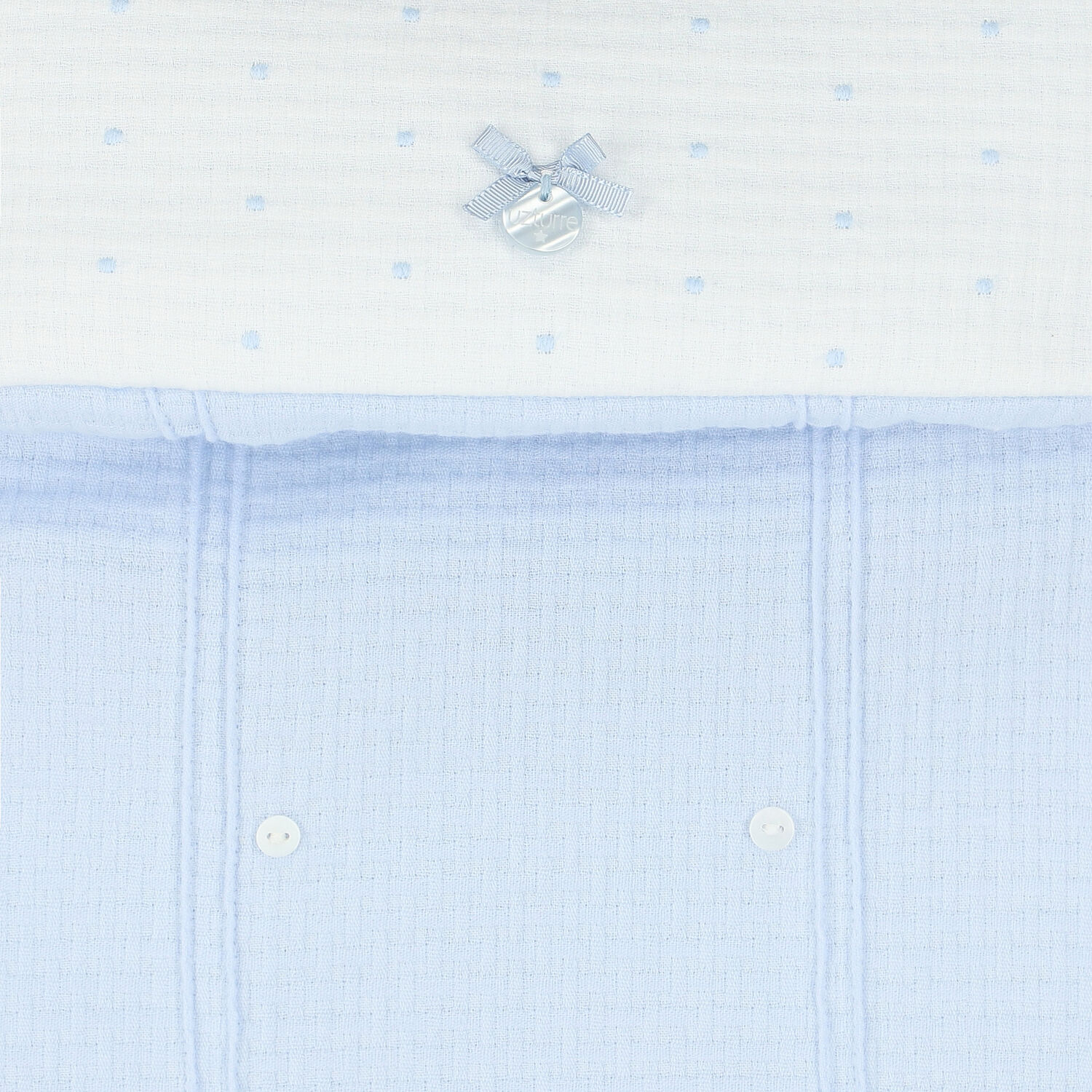 مدس عربة أطفال مزينة بالنقاط باللون الأزرق والأبيض , 1, hi-res image number null