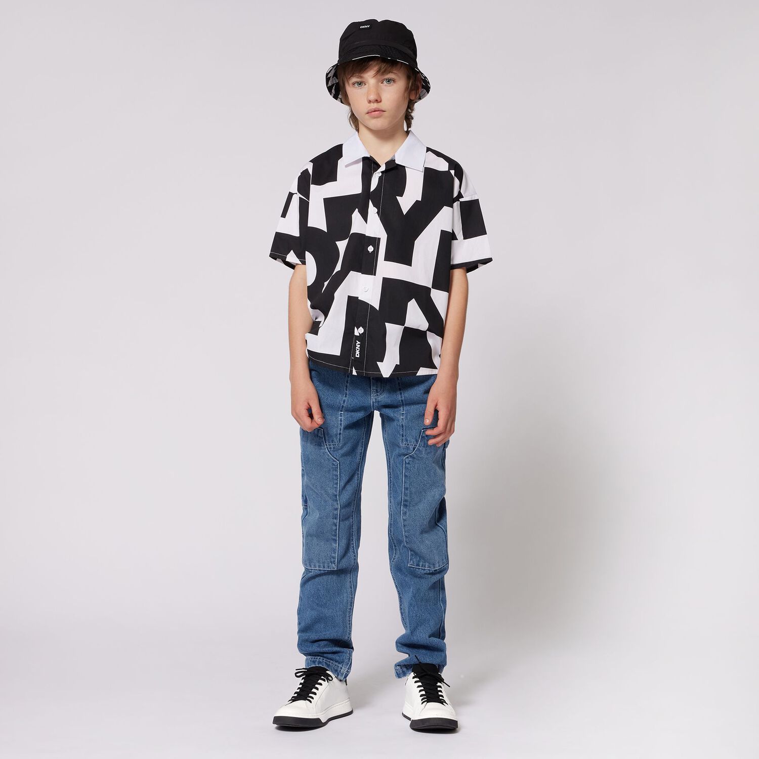 قبعة قابلة للعكس بالشعار باللون الأسود والأبيض, 1, hi-res image number null