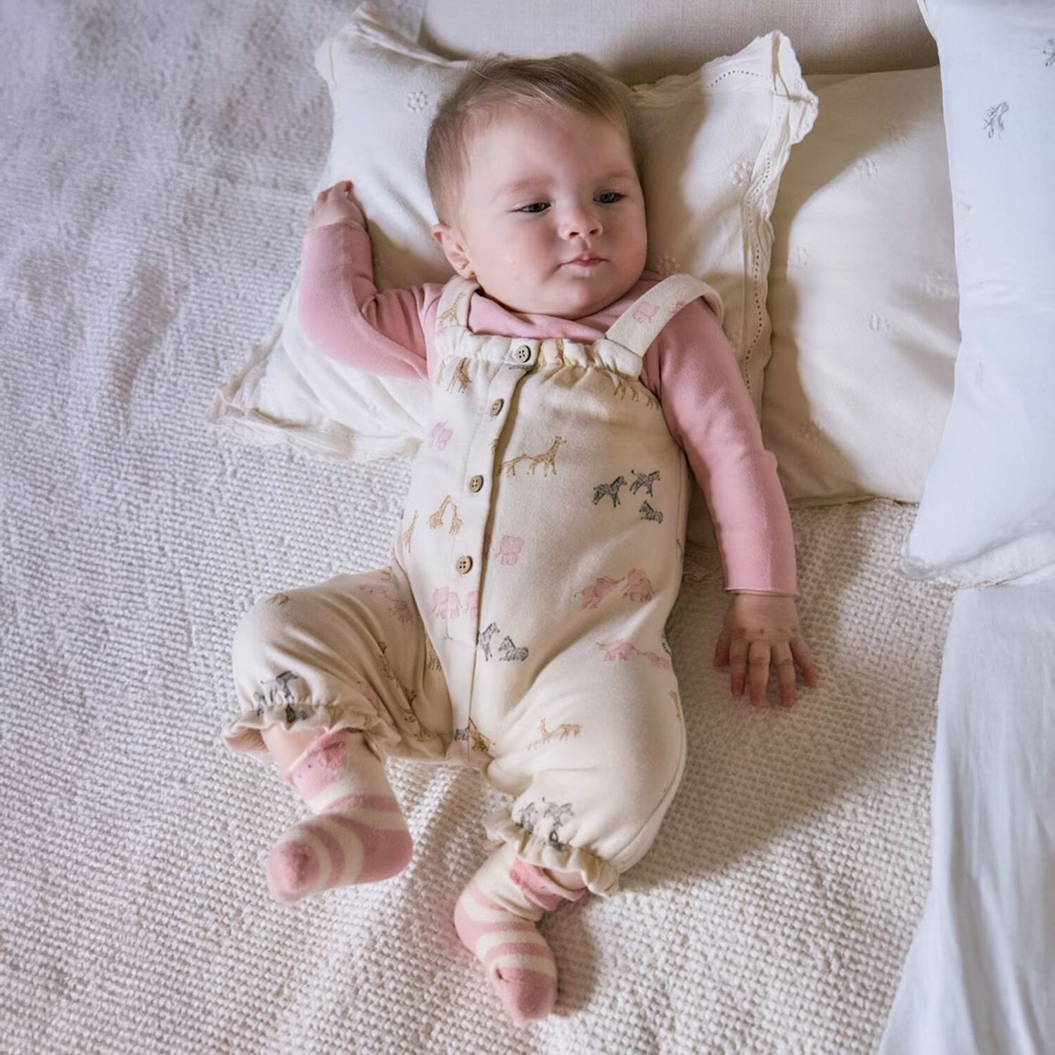 طقم دنغرى للبنات بطبعه حيوانات باللون العاجى والوردى , 1, hi-res