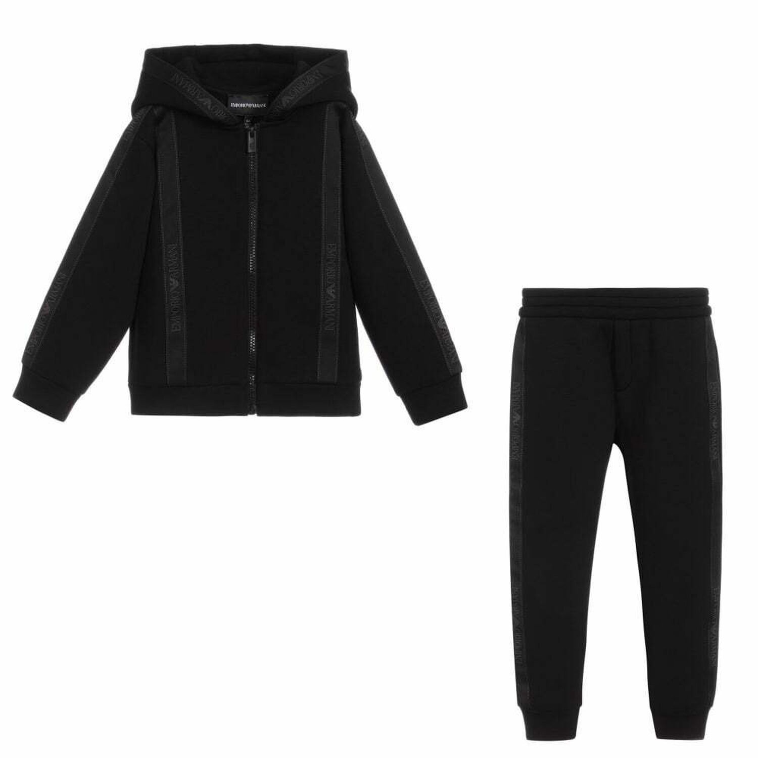 بدلة رياضية بالشعار باللون الاسود للاولاد, 1, hi-res