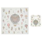 طقم هدية قماط ومريلة بطبعة البالون باللون الأبيض, 1, hi-res