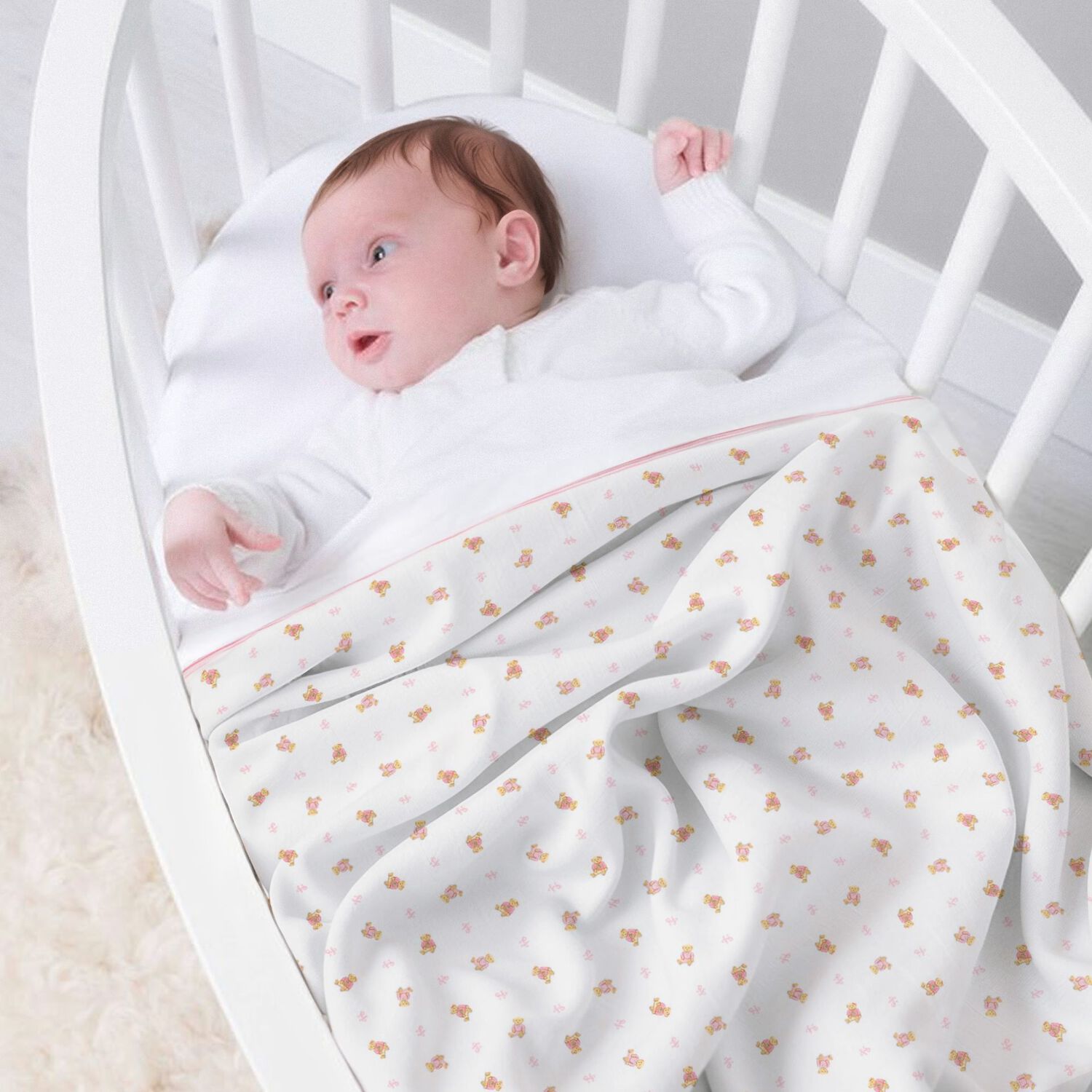 بطانية بنات بشعار تيدي باللون الأبيض و الوردي, 1, hi-res