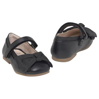 أحذية زهور سوداء للبنات الصغار