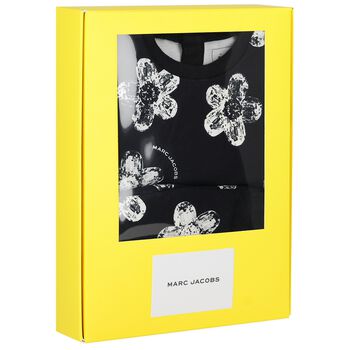 بدله رياضيه للبنات مزينه بالزهور باللون الاسود 