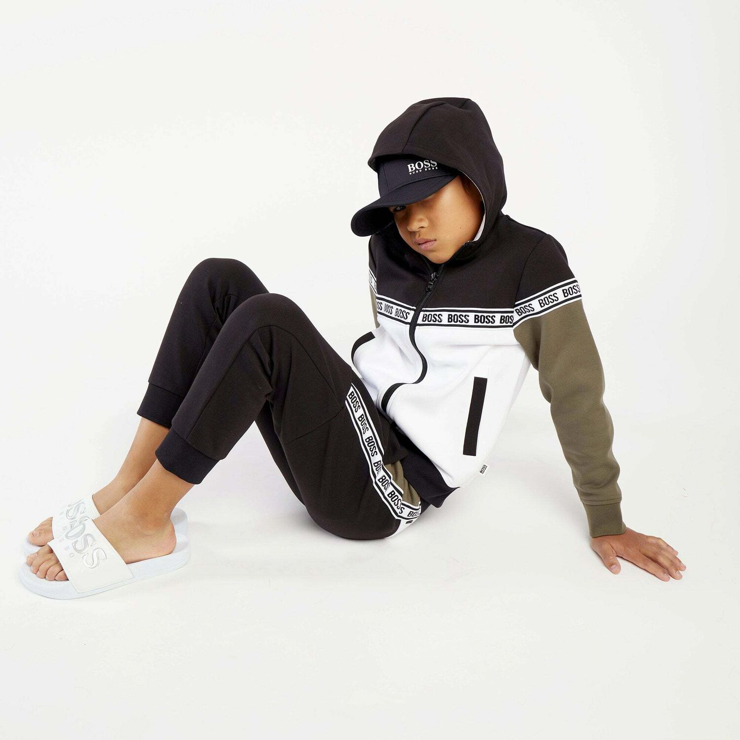 سترة رياضية بسحاب باللون الابيض والكاكى للاولاد, 1, hi-res image number null