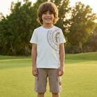 طقم شورت للأولاد باللون العاجي والبيج بشعار, 1, hi-res