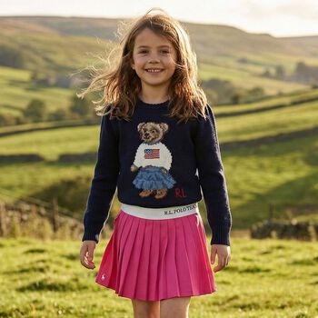 تنورة بنات مطوية بالشعار باللون الوردي 