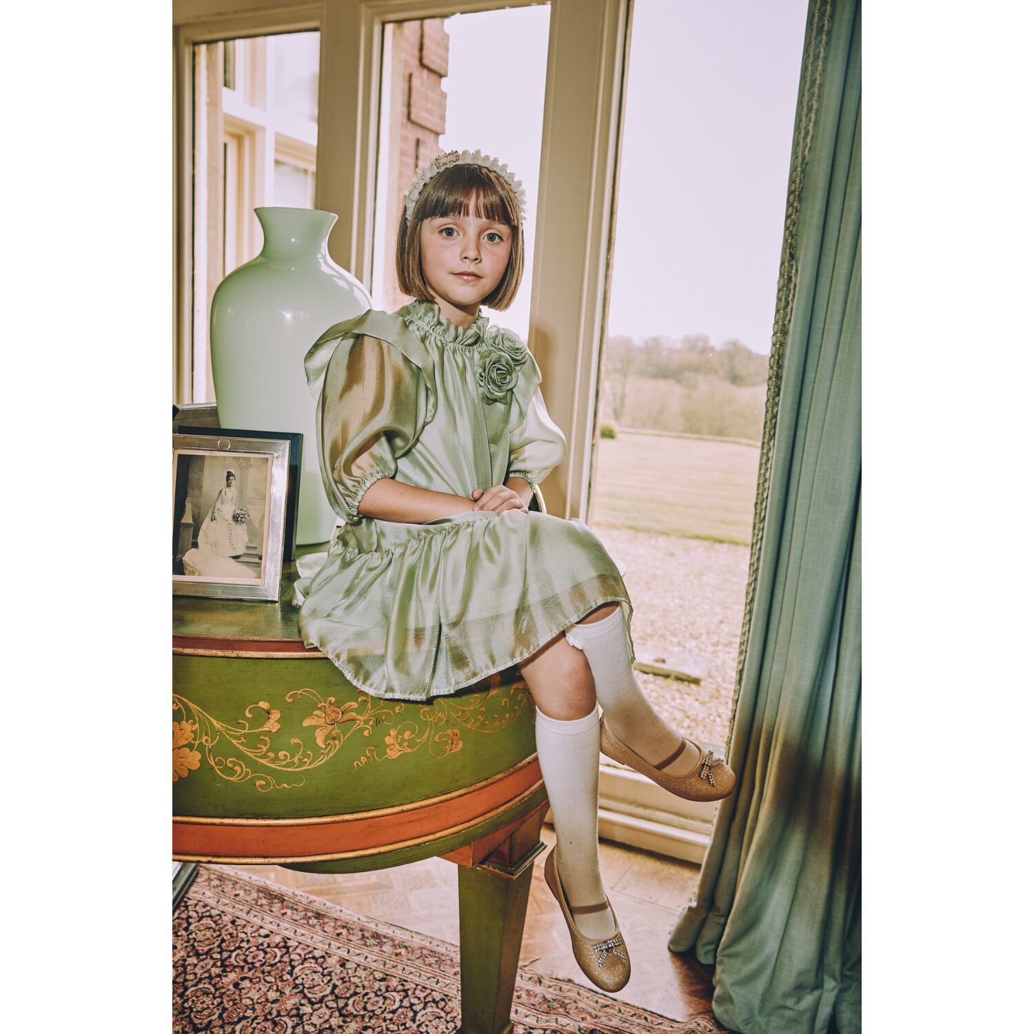 حذاء بنات باللون الذهبى, 2, hi-res image number null