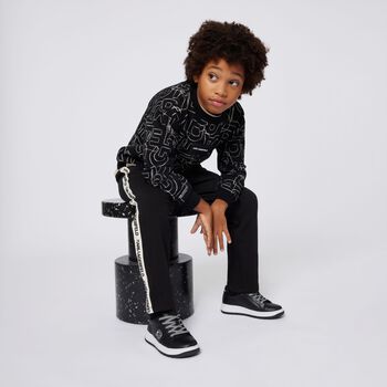 بنطلون رياضى للاولاد بالشعار باللون الاسود 