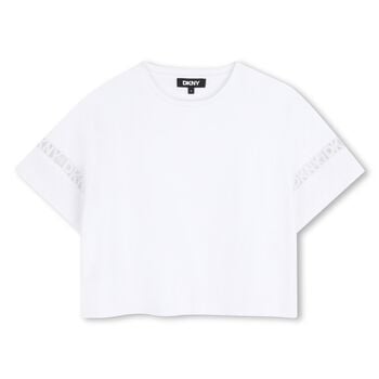 قميص أبيض بشعار للبنات