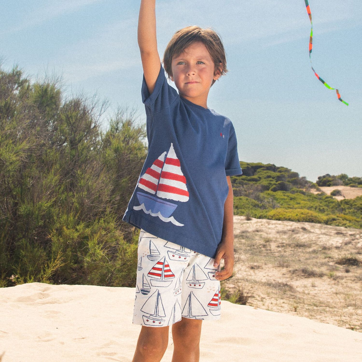 تيشيرت أولاد بطبعة باللون الكحلي, 1, hi-res