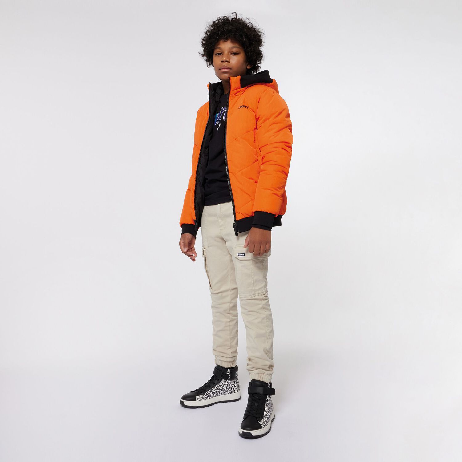 بنطلون اولاد بالشعار باللون البيج, 2, hi-res image number null