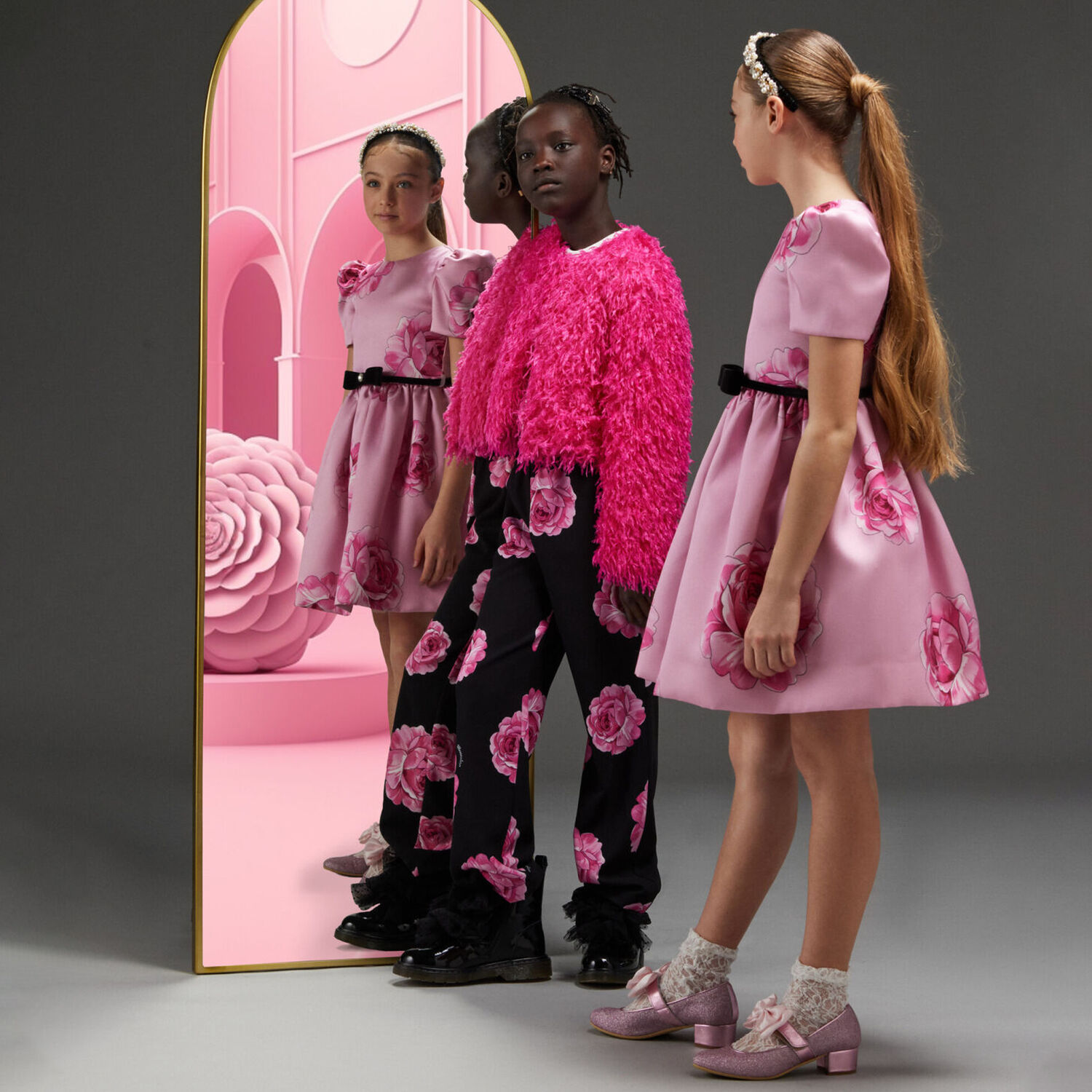 بنطلون بالورد السوداء والوردية للبنات, 1, hi-res