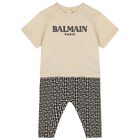 طقم ملابس أطفال وقبعة مونوغرام باللون البيج, 1, hi-res