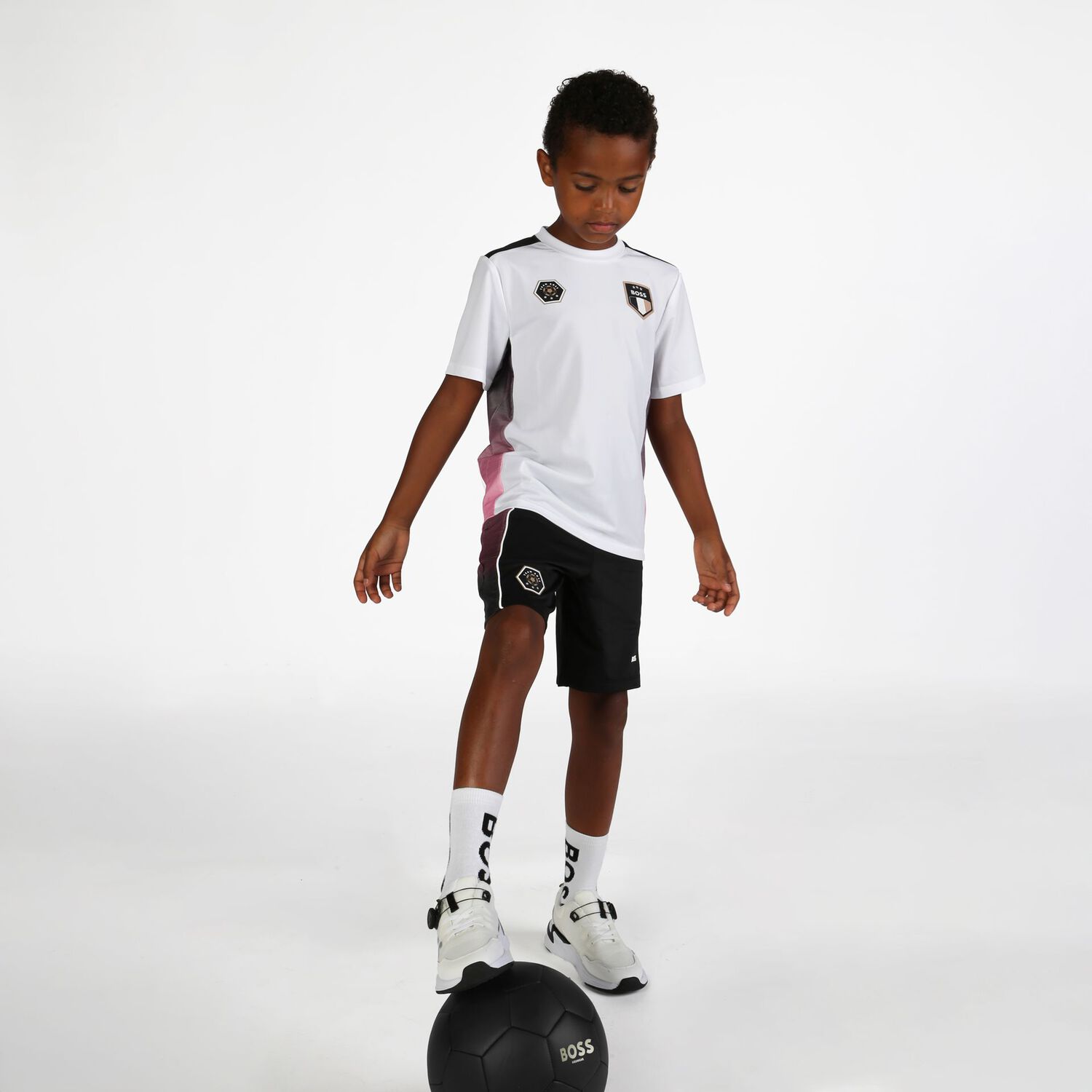 جوارب بالشعار للأولاد باللون الأبيض ( قطعتين ), 1, hi-res image number null