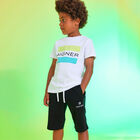 تيشيرت أولاد بالشعار باللون الأبيض, 2, hi-res