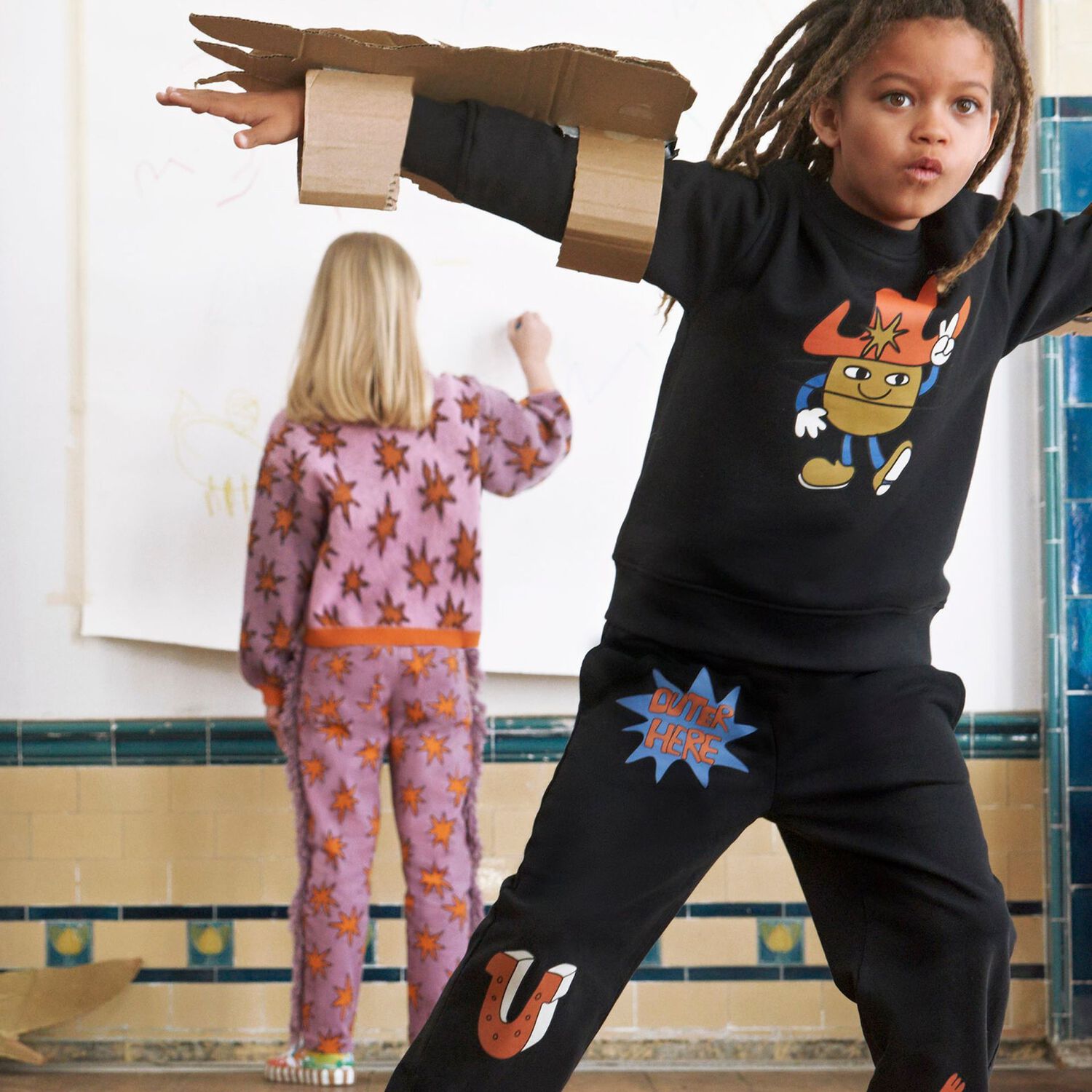 بنطلون أولاد رياضي بطبعة باللون الأسود, 1, hi-res