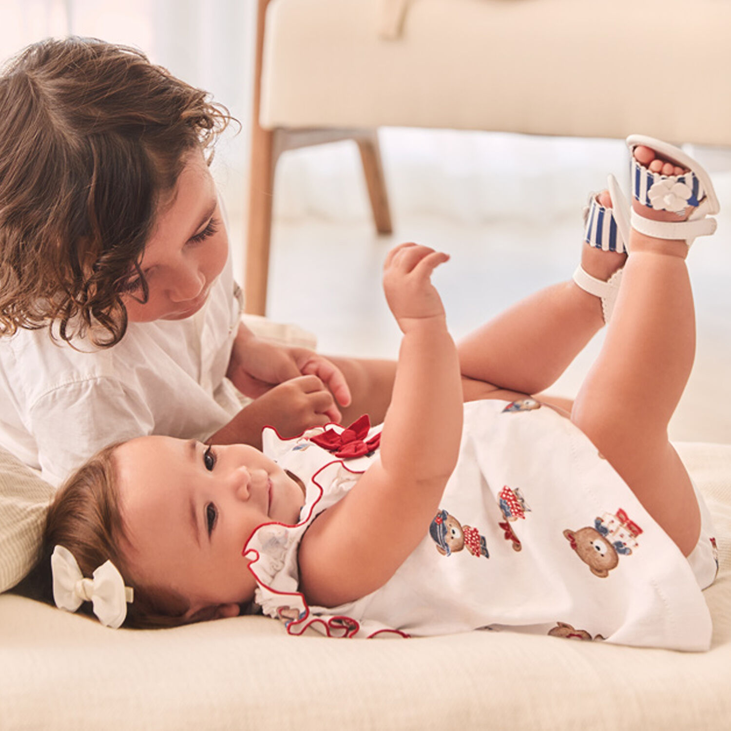 طقم فستان بطبعة تيدى باللون الابيض, 1, hi-res