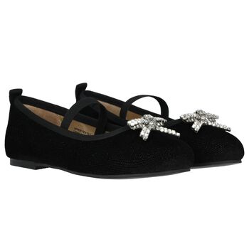 حذاء بنات باللون الأسود