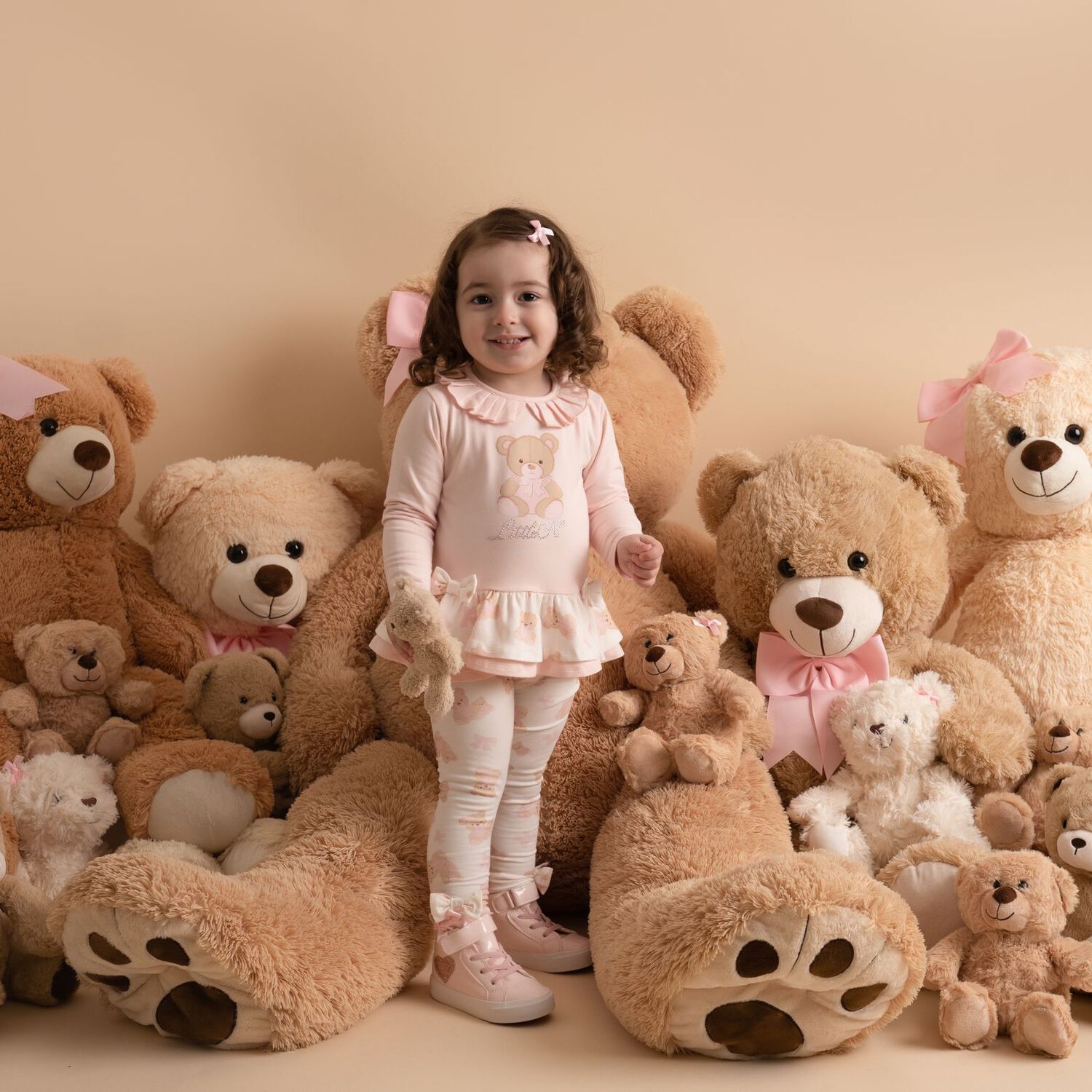 طقم بنات ليغنز بشعار تيدي باللون الأبيض و الوردى, 1, hi-res image number null