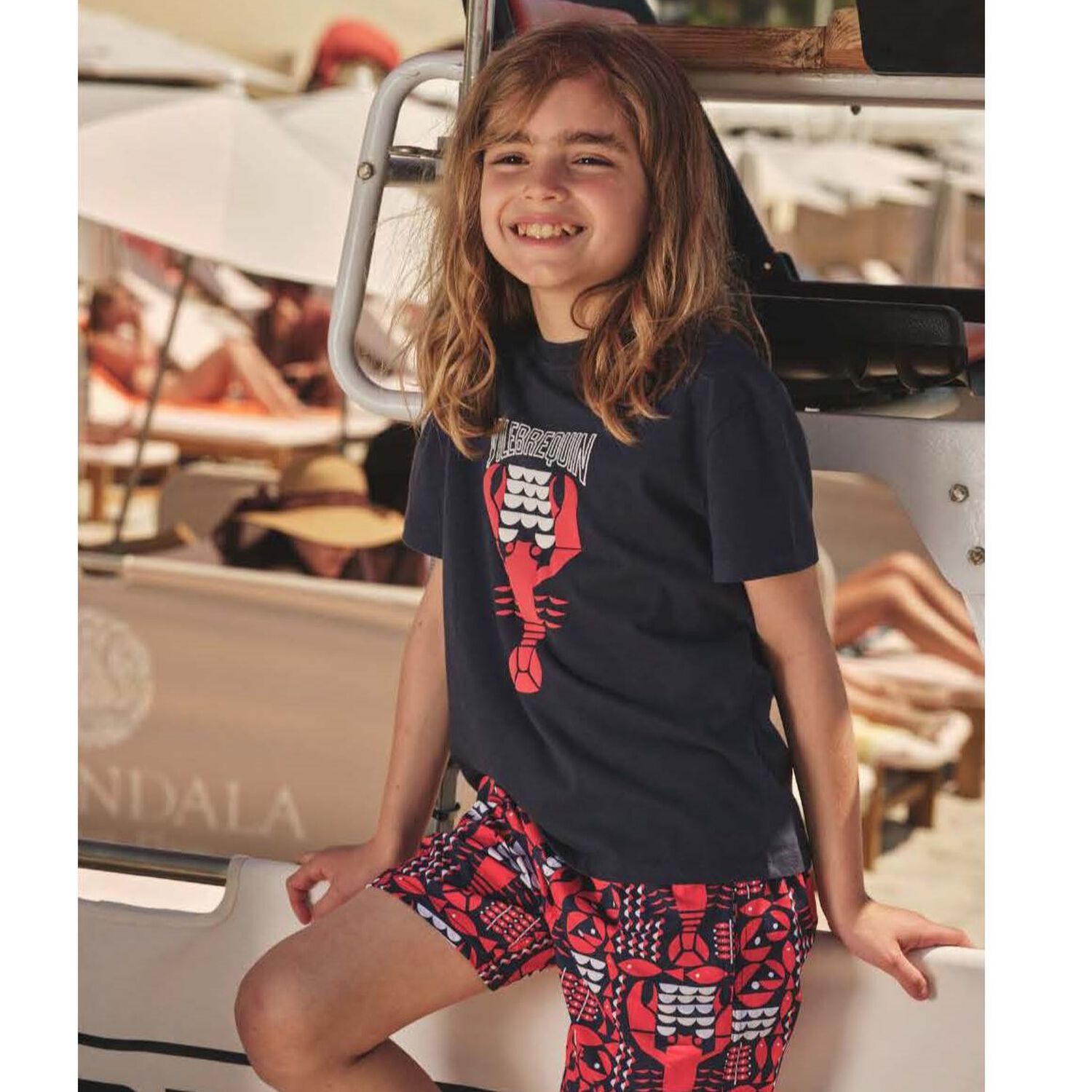 تيشيرت أولاد بالشعار واللوبستر باللون الكحلى, 1, hi-res