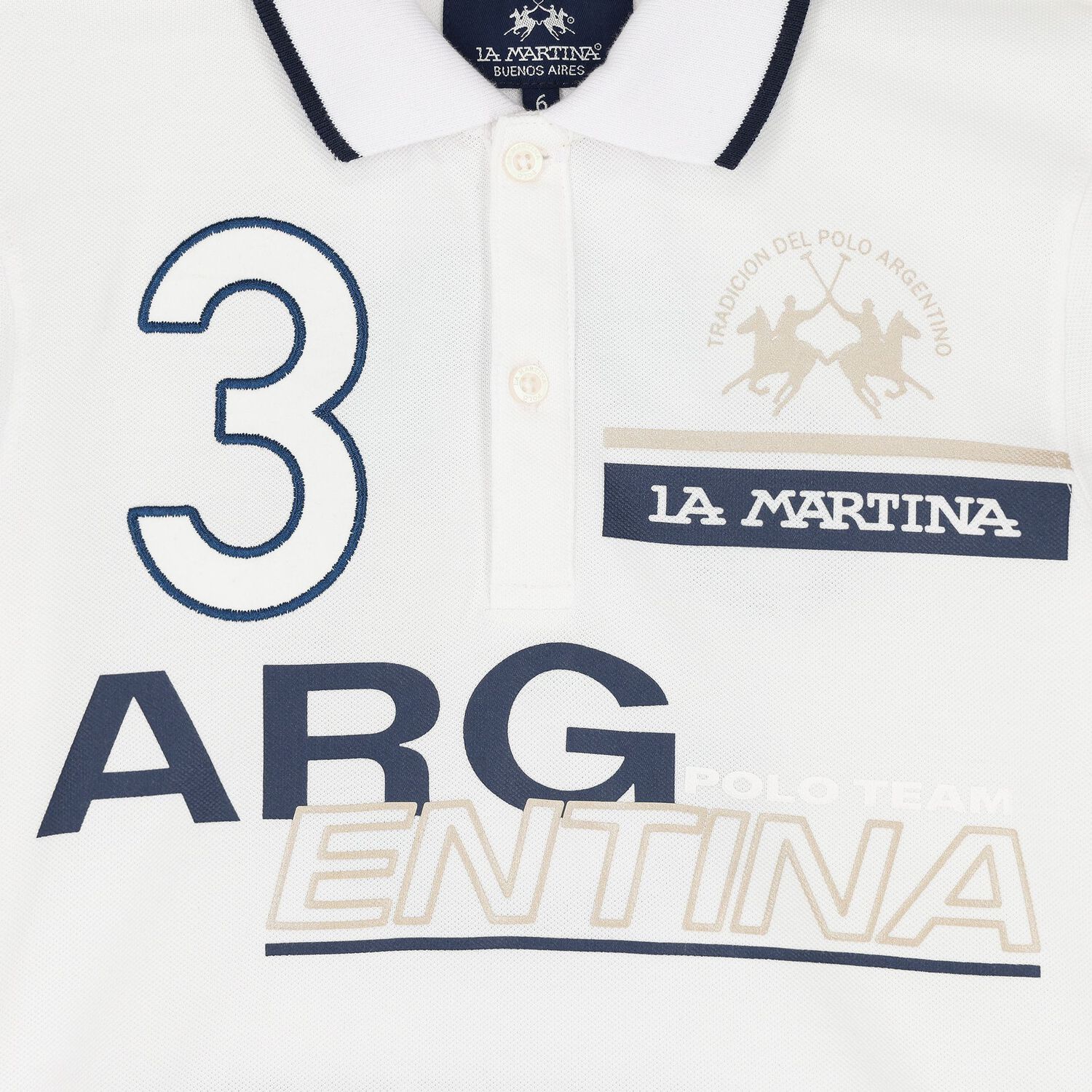 قميص بولو باللون أبيض بشعار للأولاد, 1, hi-res image number null