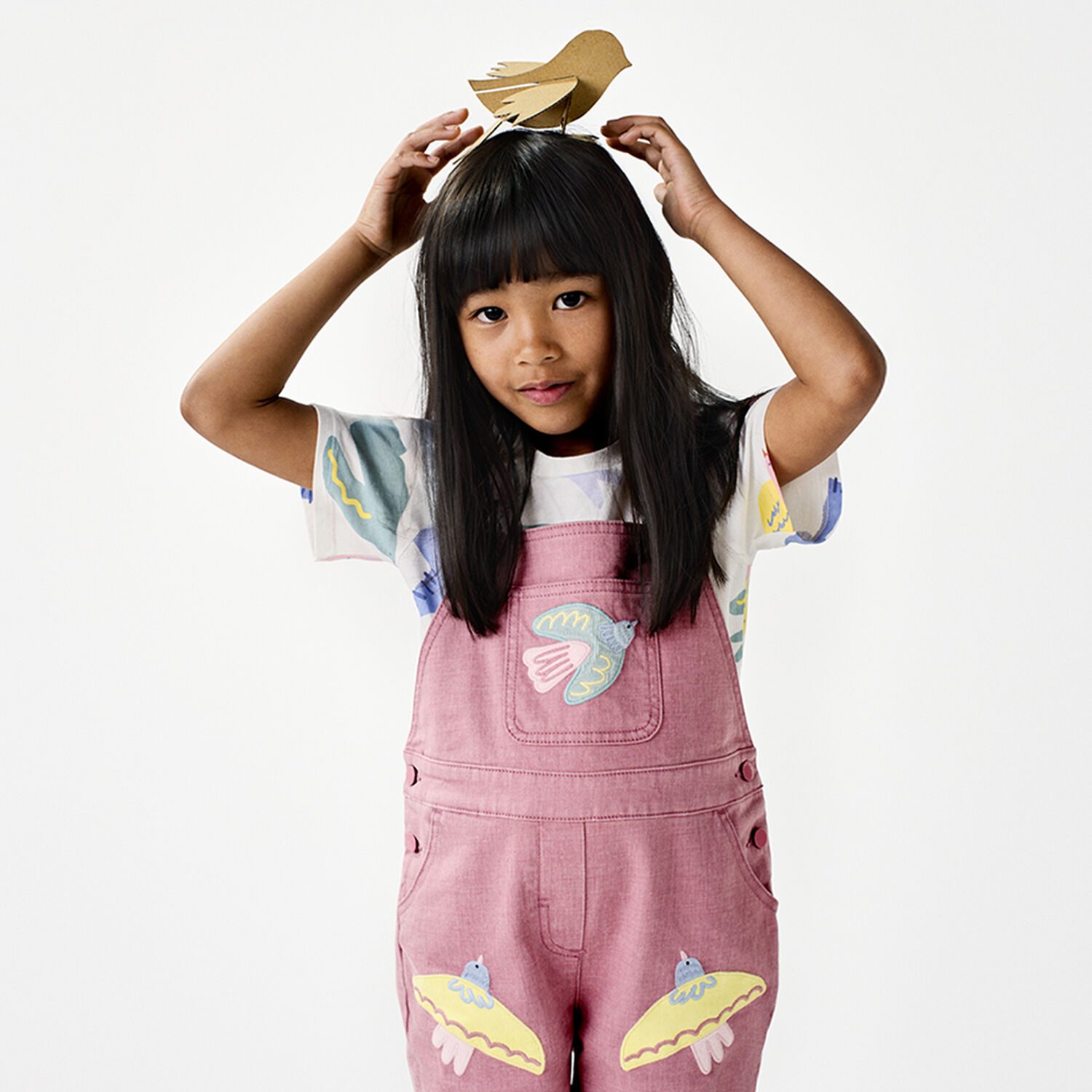 تيشيرت بشعار طائر باللون الأبيض للبنات, 1, hi-res