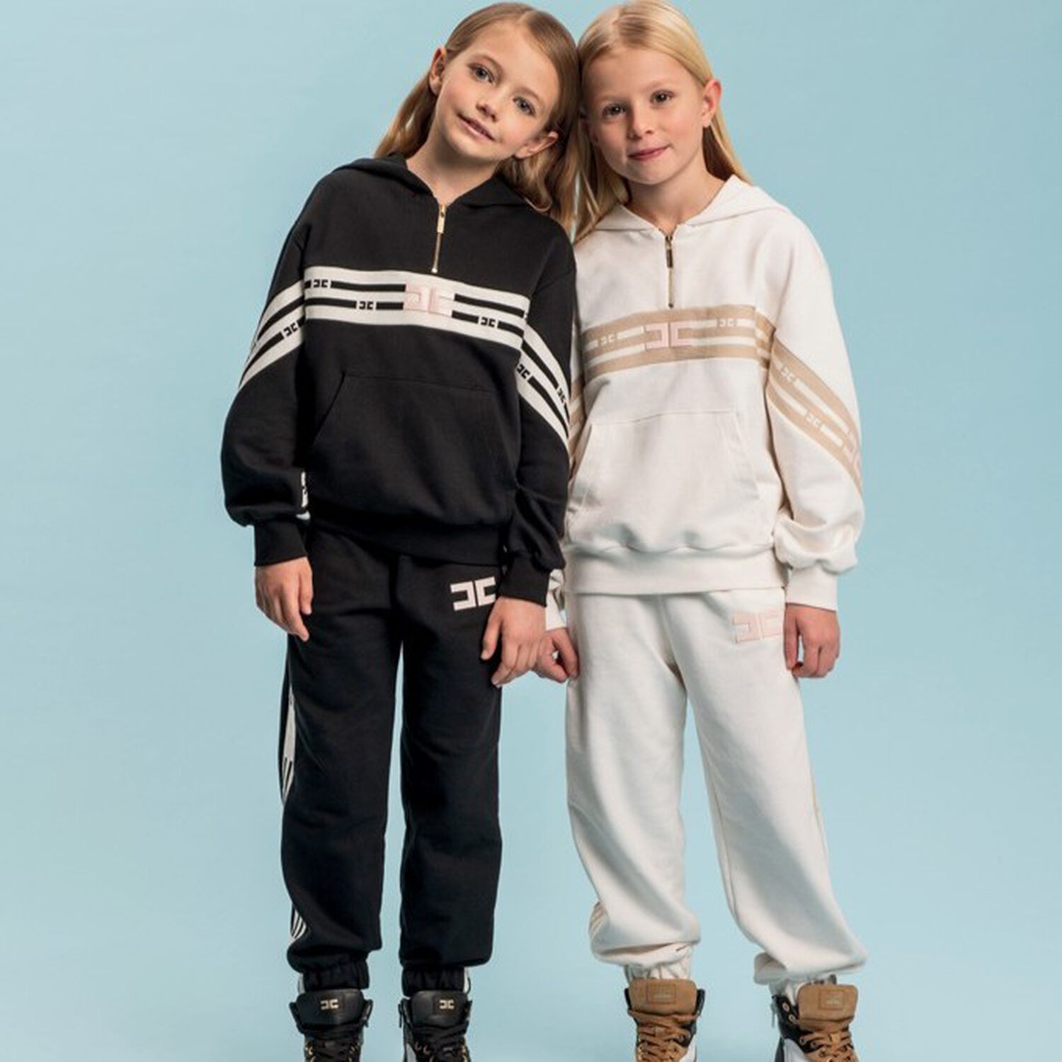 بنطلون رياضى للبنات بالشعار باللون الاسود , 1, hi-res