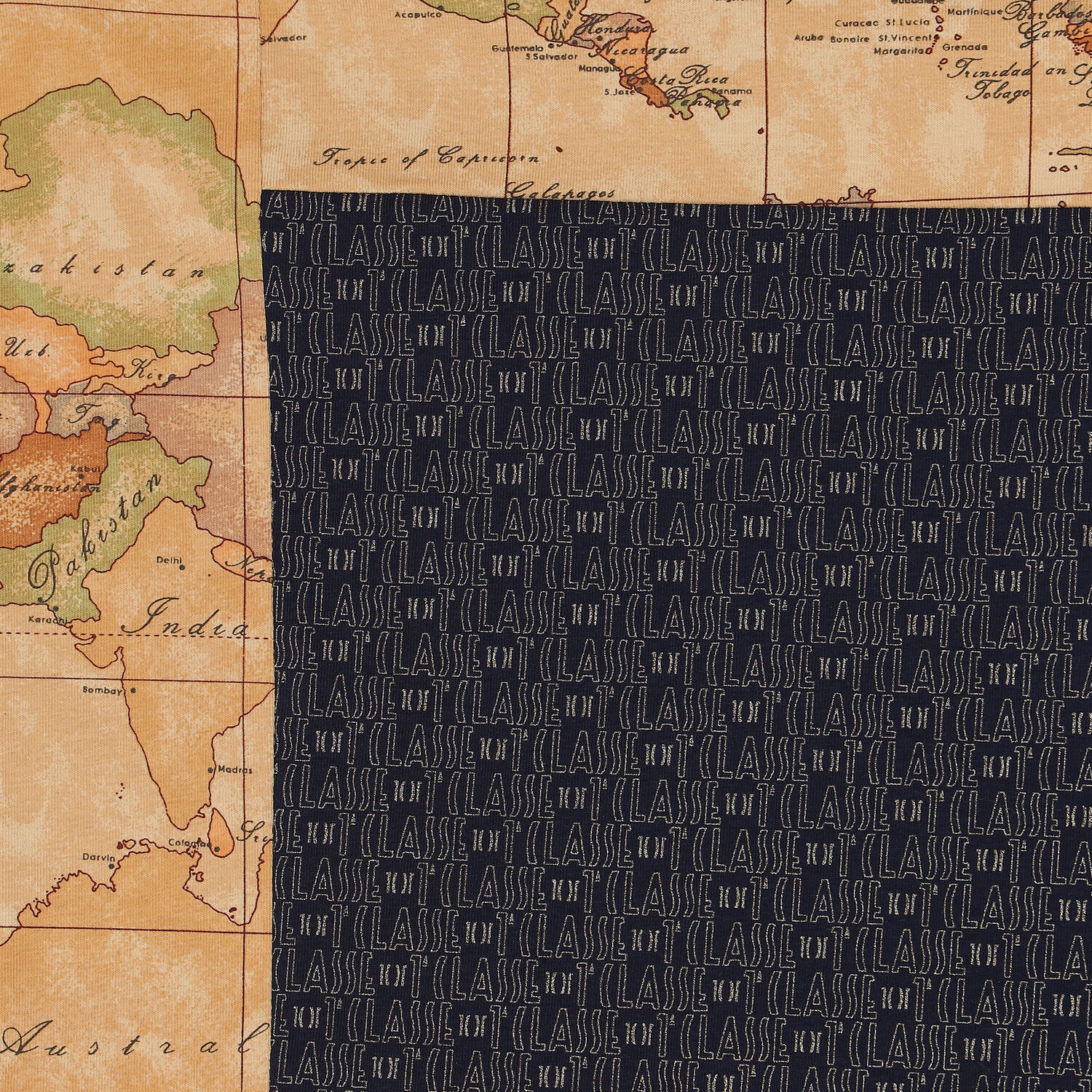 بطانية بالشعار باللون الكحلي, 1, hi-res