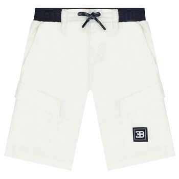 شورت أولاد بالشعار باللون الأبيض