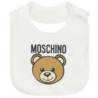 طقم هدايا للأطفال بقبعة ومريلة عليها شعار الدب تيدي باللون العاجي, 1, hi-res