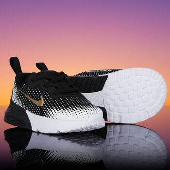 حذاء رياضي Air Max Phoenix باللونين الأبيض والأسود