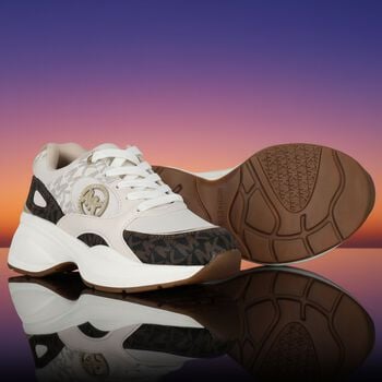 حذاء بنات رياضي بالشعار باللون العاجي  