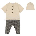 طقم ملابس أطفال وقبعة مونوغرام باللون البيج, 1, hi-res