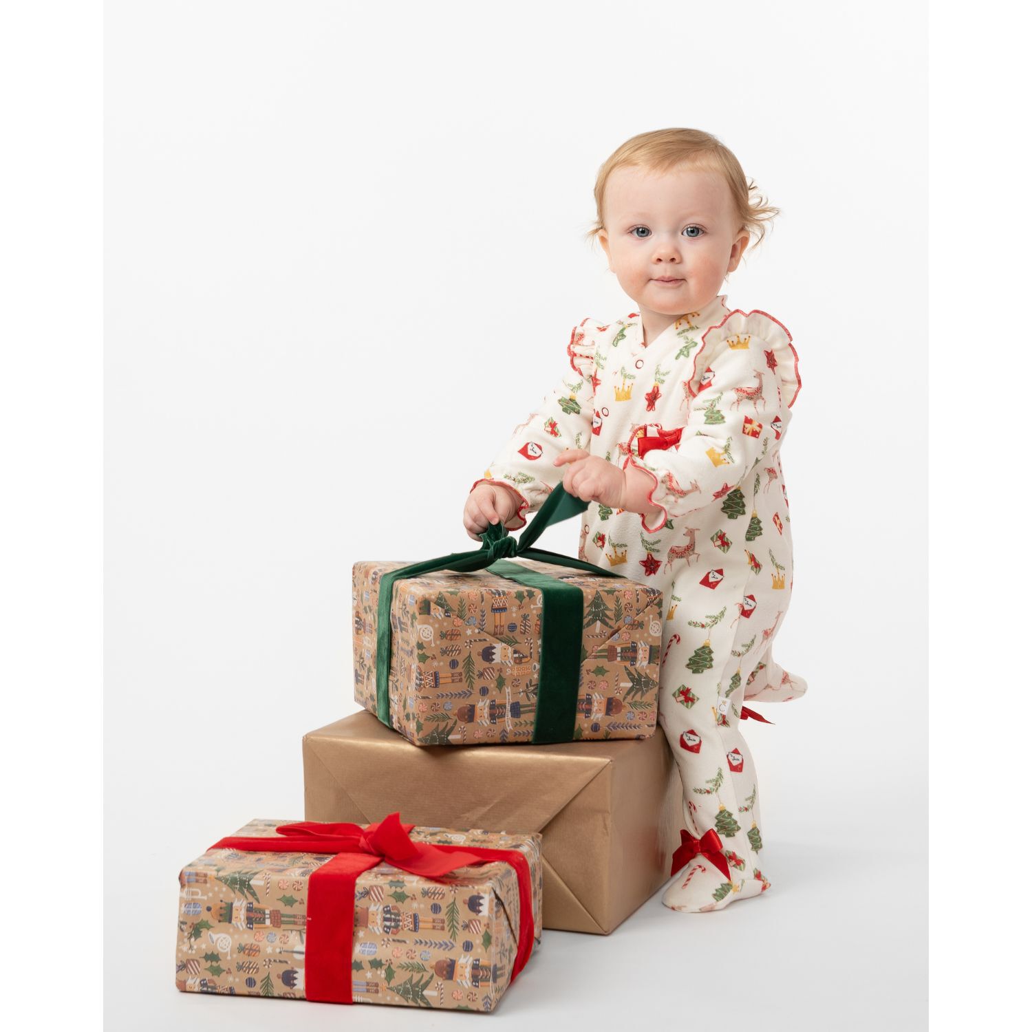 طقم أفرول بنات  بالشعار باللون العاجي, 1, hi-res