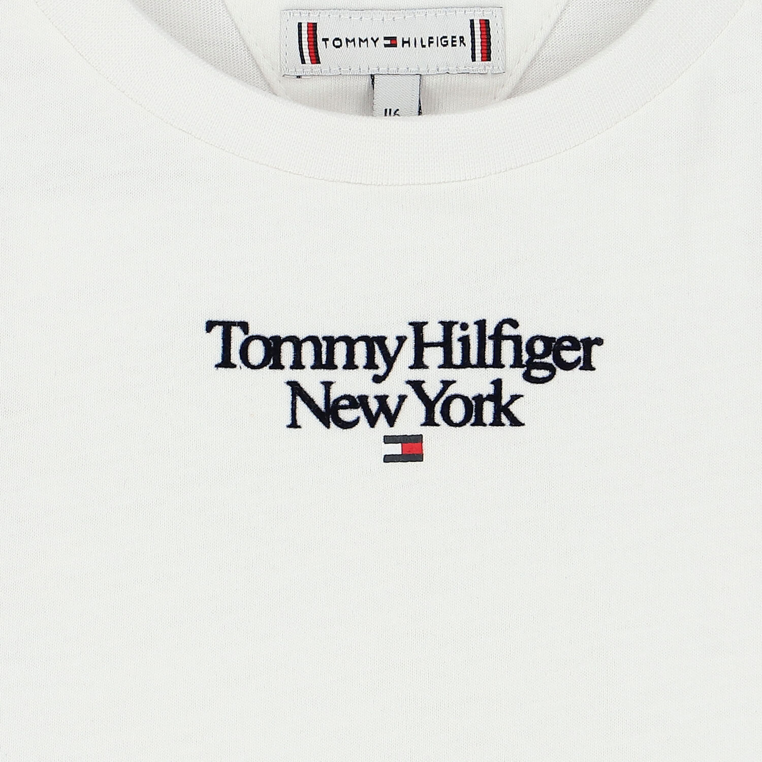 تيشيرت بالشعار باللون الأبيض للبنات, 1, hi-res