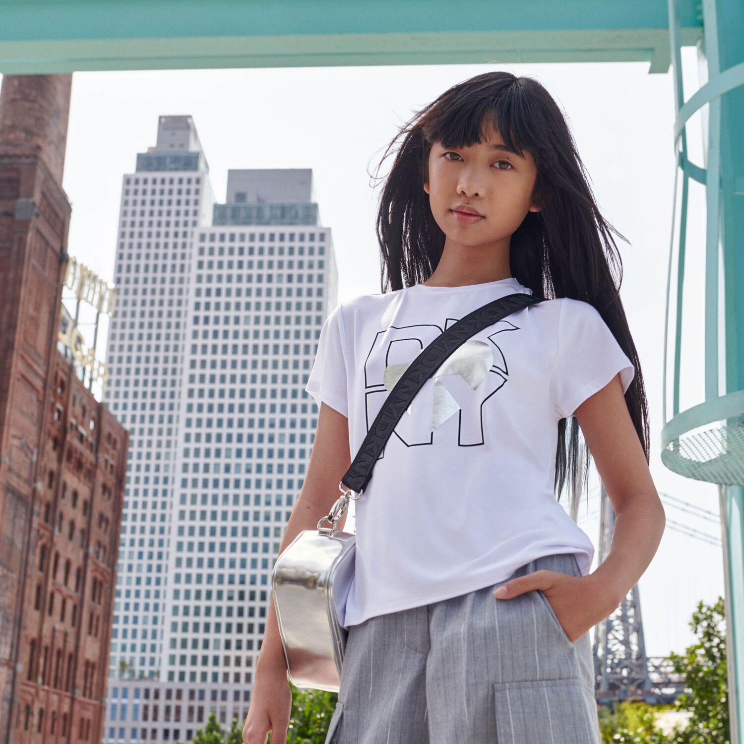 تي شيرت أبيض بشعار على شكل قلب للبنات, 1, hi-res image number null