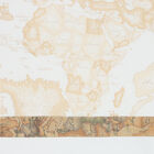 بطانية بالشعار بطبعة خريطة باللون الأبيض والبيج, 1, hi-res