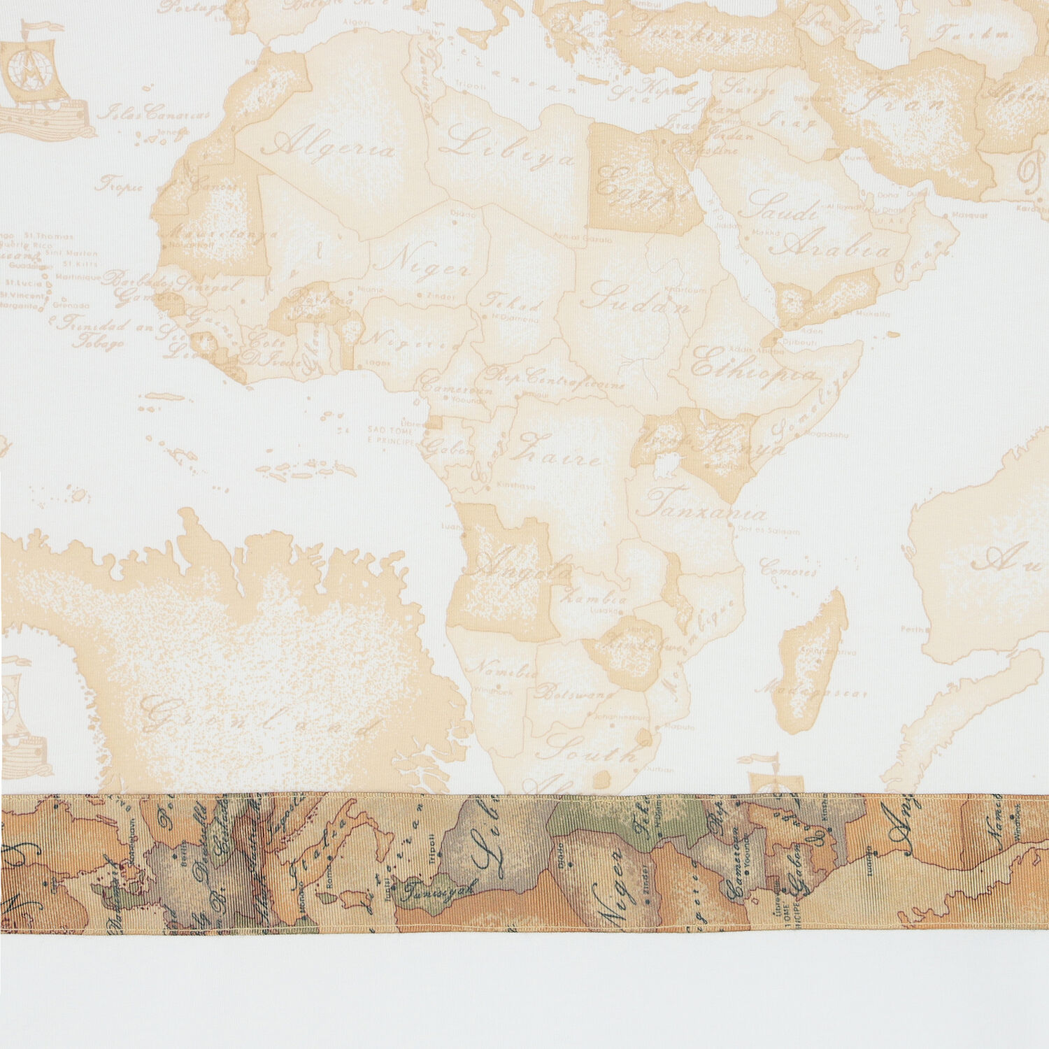 بطانية بالشعار بطبعة خريطة باللون الأبيض والبيج, 1, hi-res